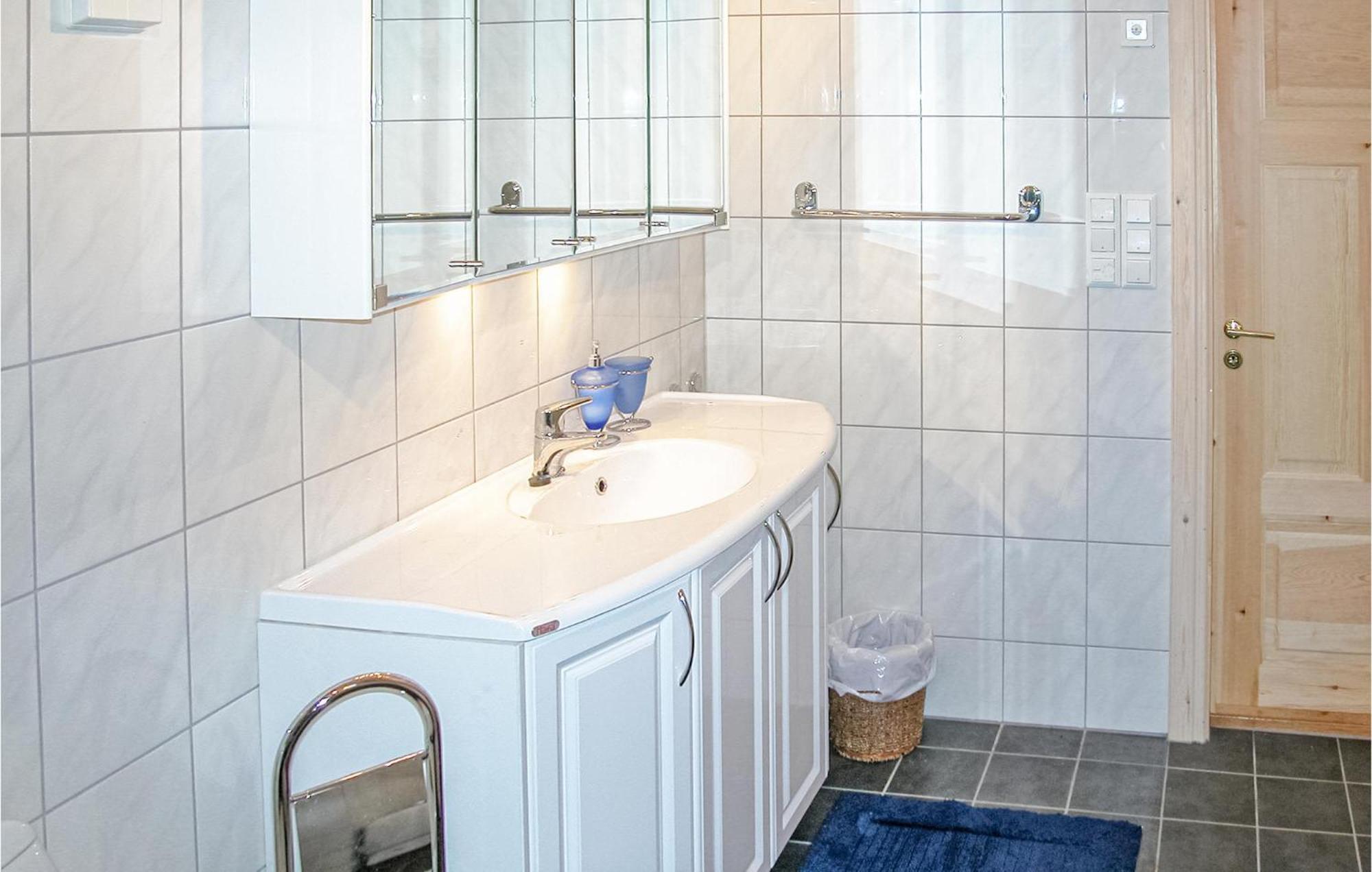 Beautiful Home In Sogndal With House Sea View Svidalen Eksteriør bilde