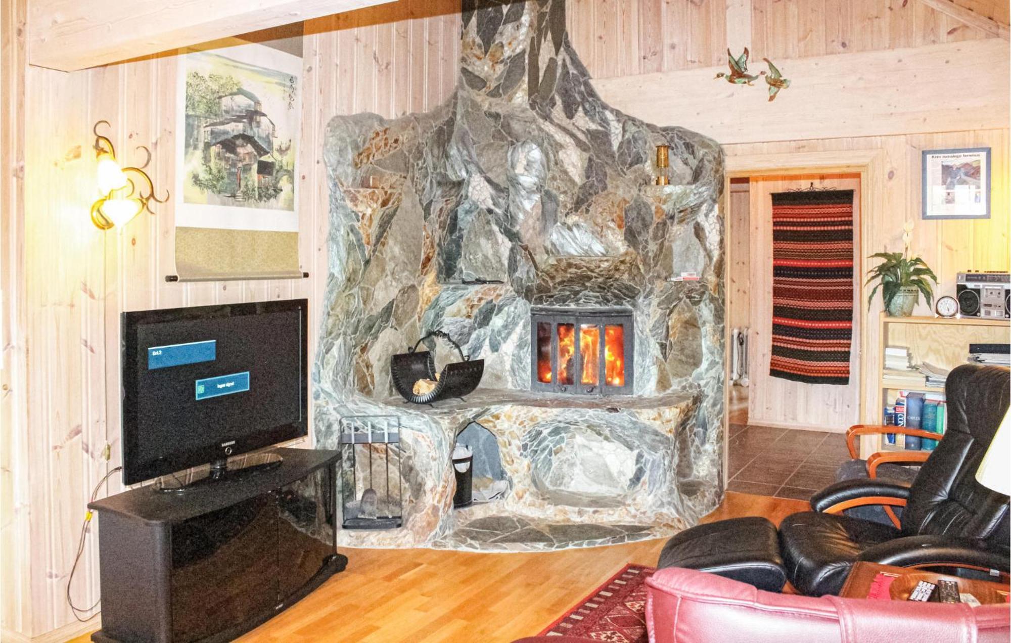 Beautiful Home In Sogndal With House Sea View Svidalen Eksteriør bilde
